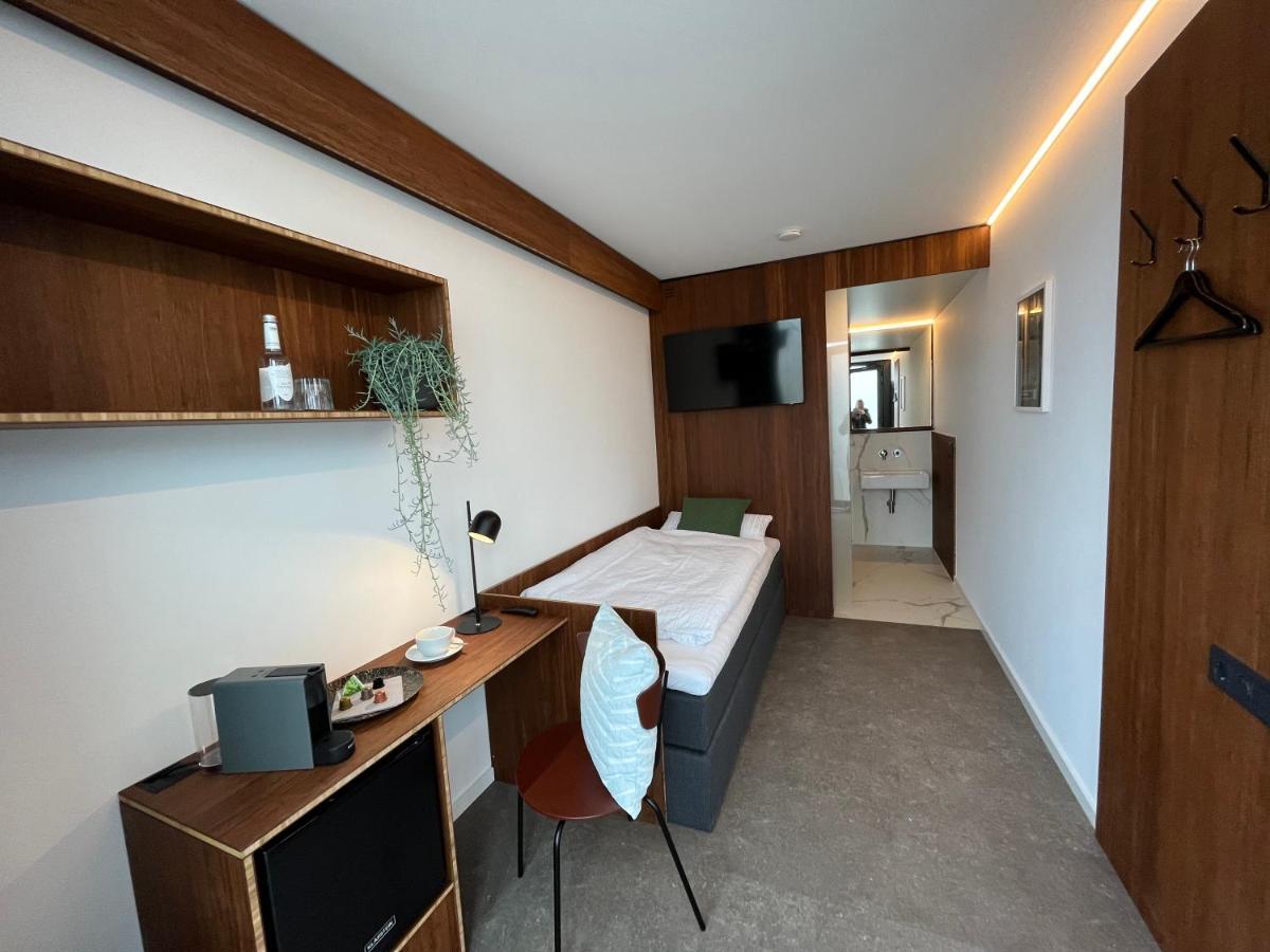Tin Inn - Hueckelhoven - Das Hotel Aus Hochwertig Ausgebauten Ueberseecontainern エクステリア 写真